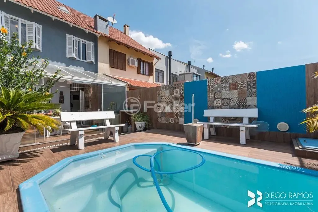 Foxter Cia Imobiliária oferece belíssimo sobrado no Cond. Verdes Campos com 4 dorm e pisci