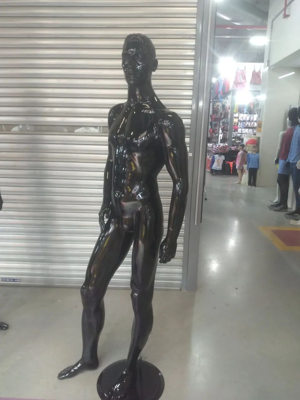 Mannequin Preto