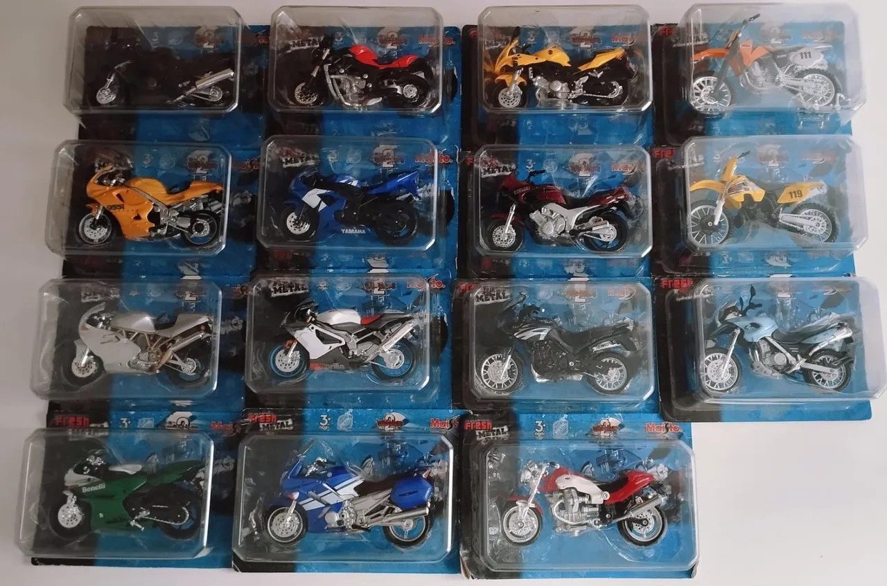Miniatura Moto Maisto Kawasaki Ninja ZX-12R com base - Escala: 1