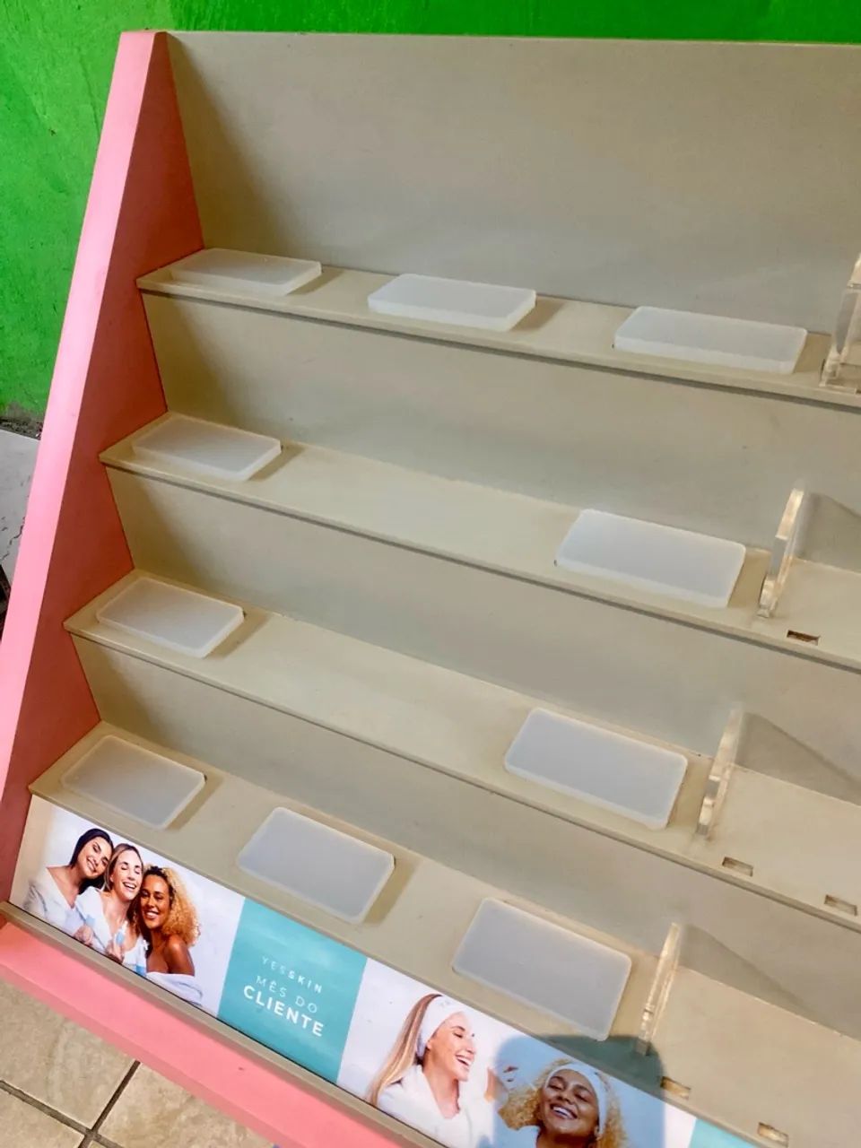 Móvel/ Estante organizadora para Salão de beleza ou Loja  - Foto 4
