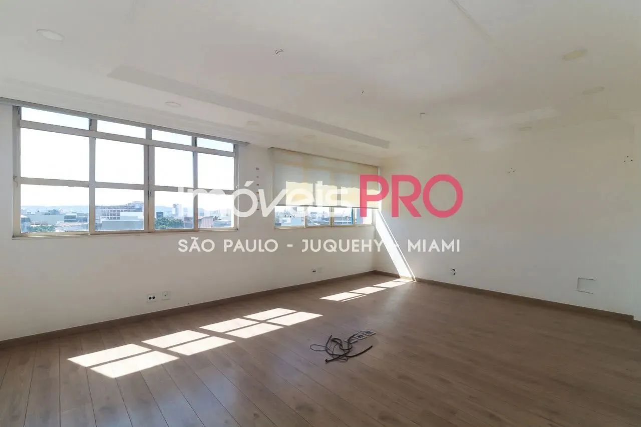 Predio com 6 pavimentos e muitas lojas no Bras