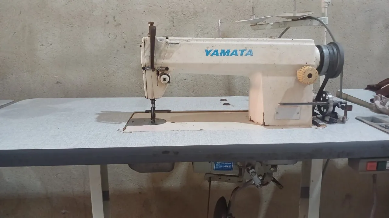 Máquina de Costura Industrial Yamata