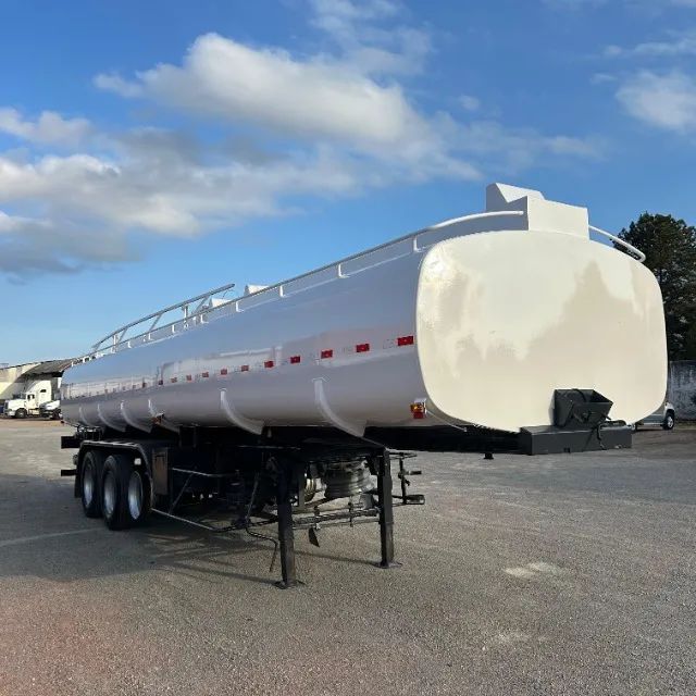 Carreta Tanque 32 Mil Litros 3 Eixos Tanque Aço 1999 - Foto 3