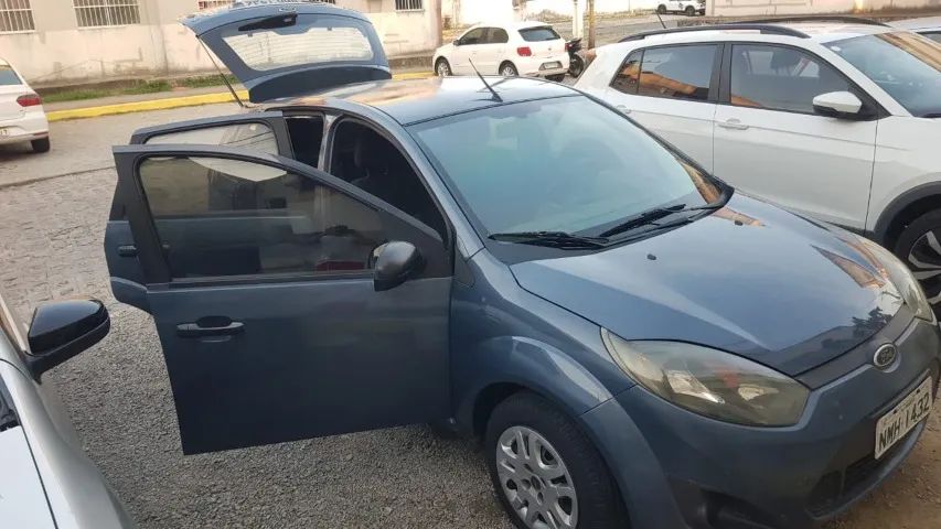 CARRO EM PERFEITO CONSERVAÇÃO