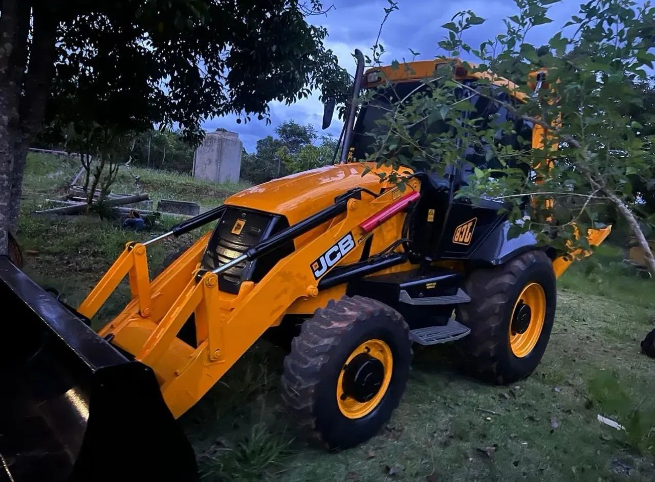 Retroescavadeira JCB 3?
