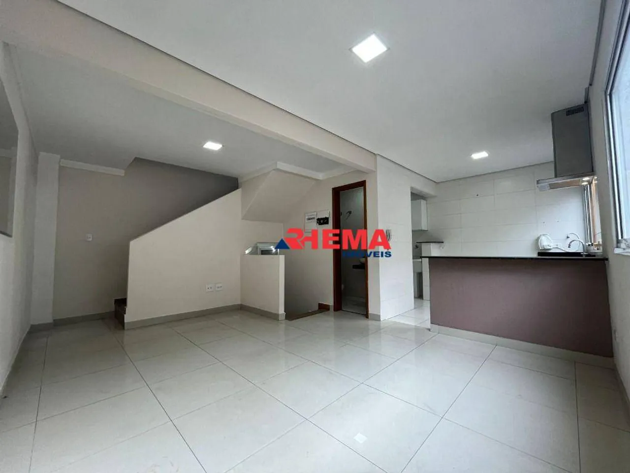 Sobrado com 2 dormitórios à venda, 100 m² por R$ 535.000,00 - Macuco - Santos/SP