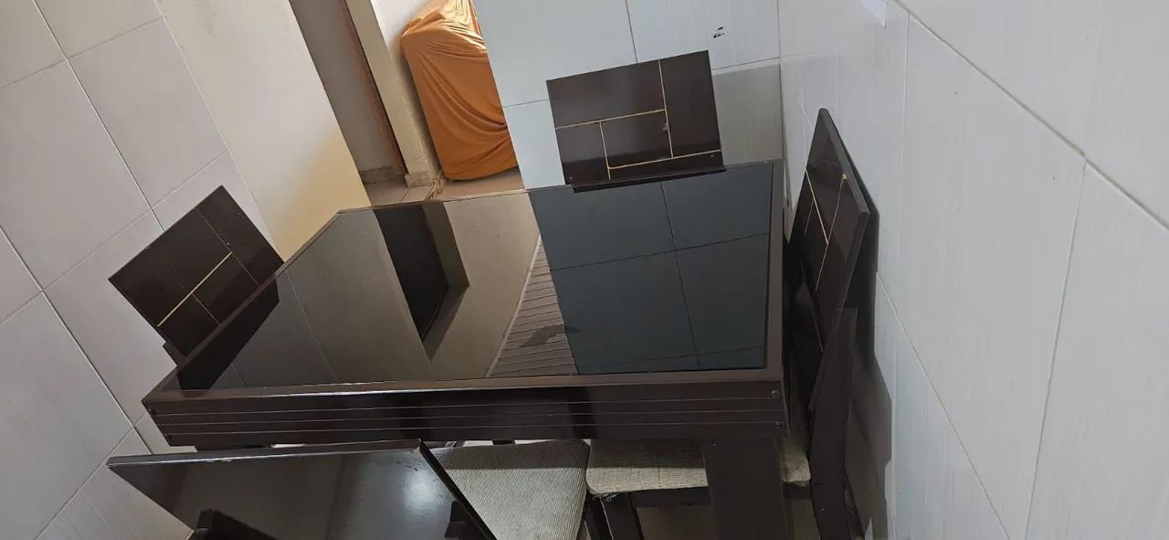 Dining table64232507517827120