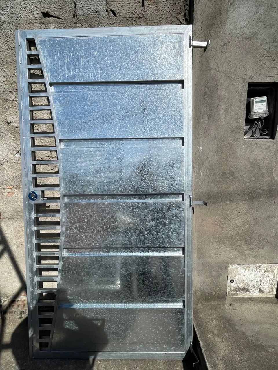 Social gate64363474329473121