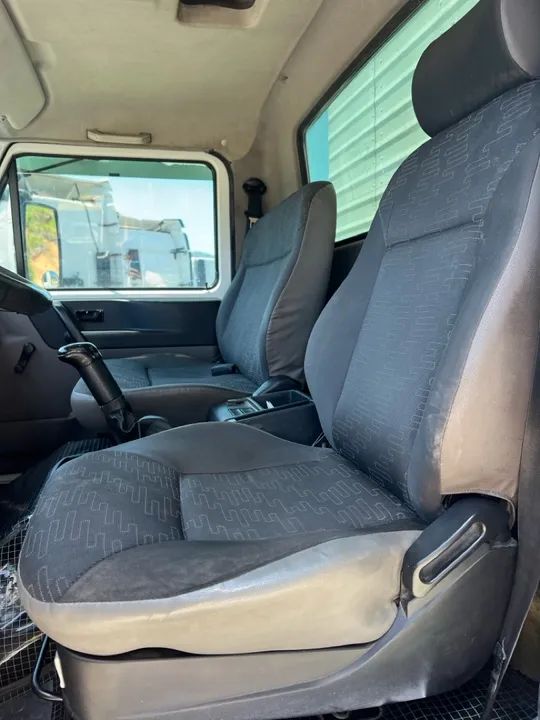 VW 10-160 Delivery 2017 Baú - Foto 8