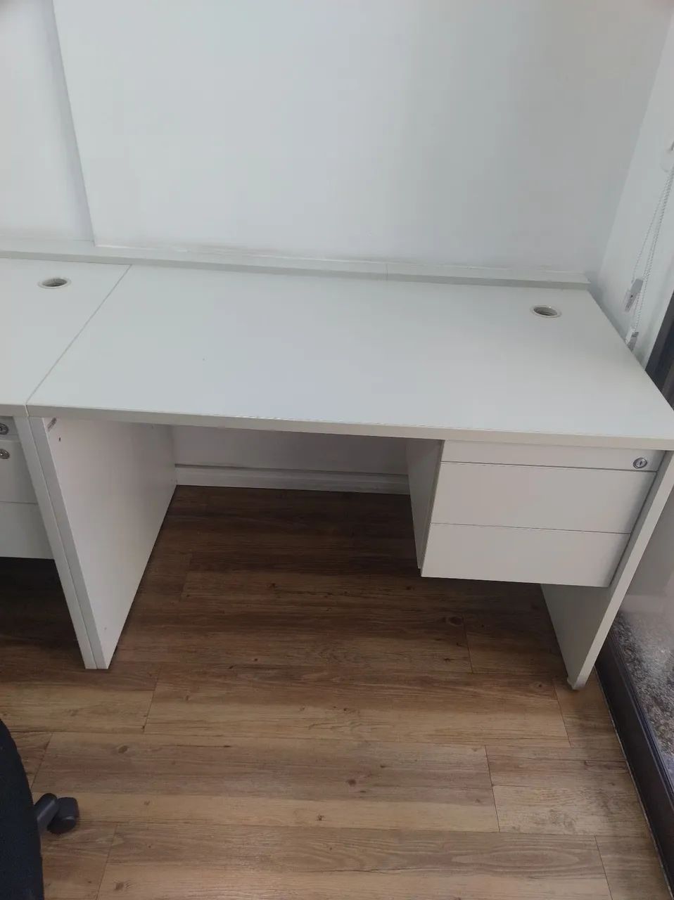 kit com 6 mesas e 6 cadeiras de escritório. - Foto 3
