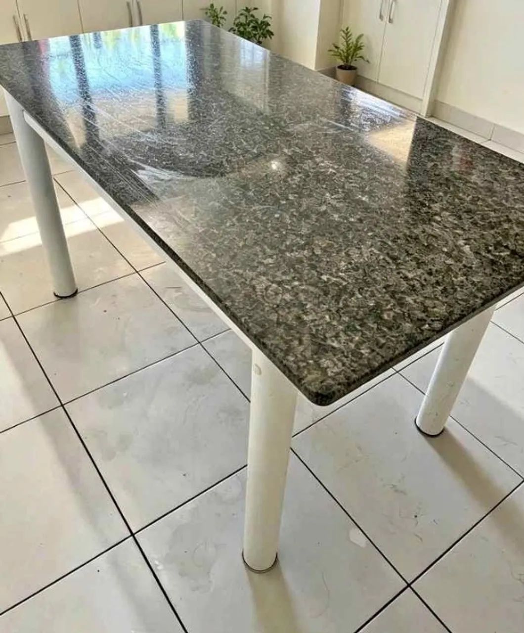 Conjunto de Mesa Com 6 Cadeiras Granito