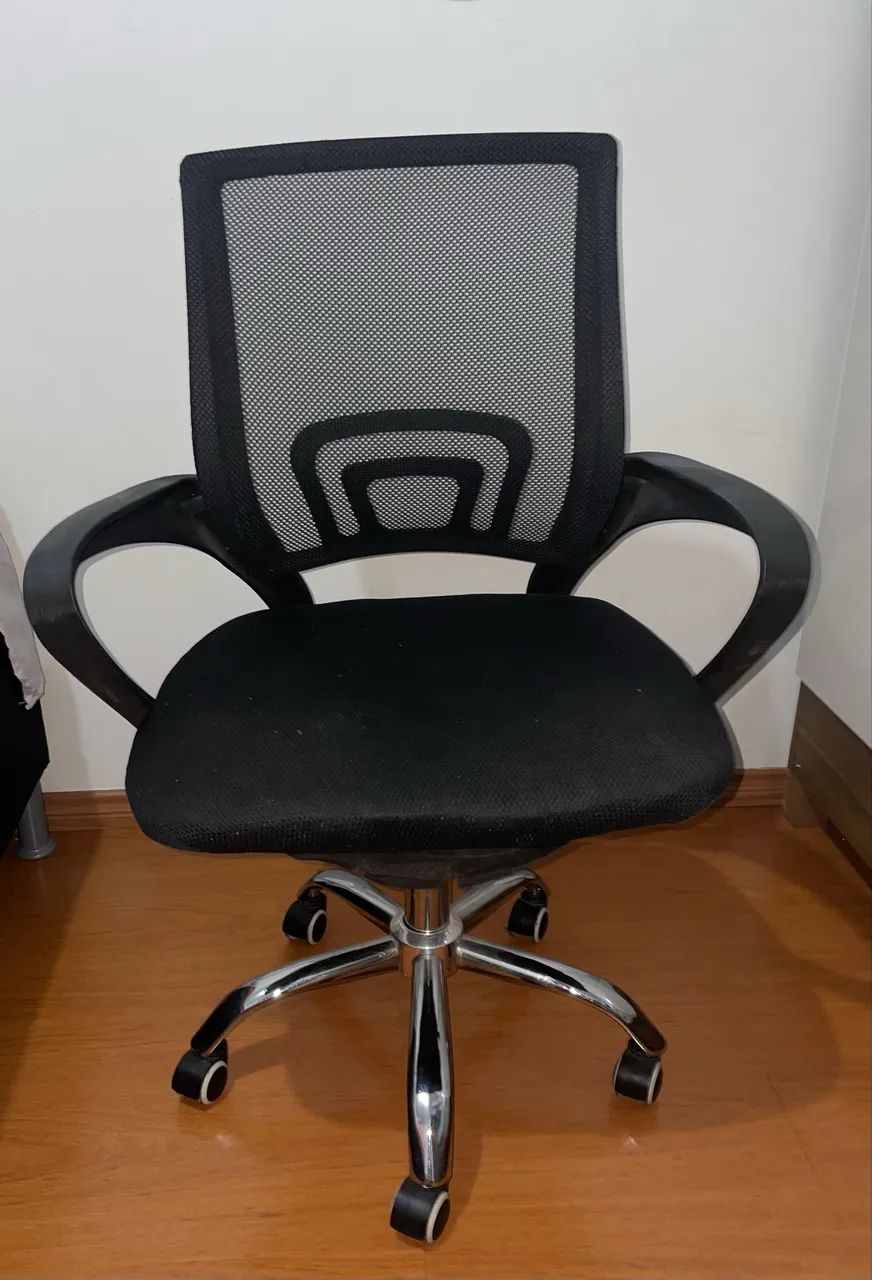 CADEIRA ESCRITÓRIO SEMI NOVA