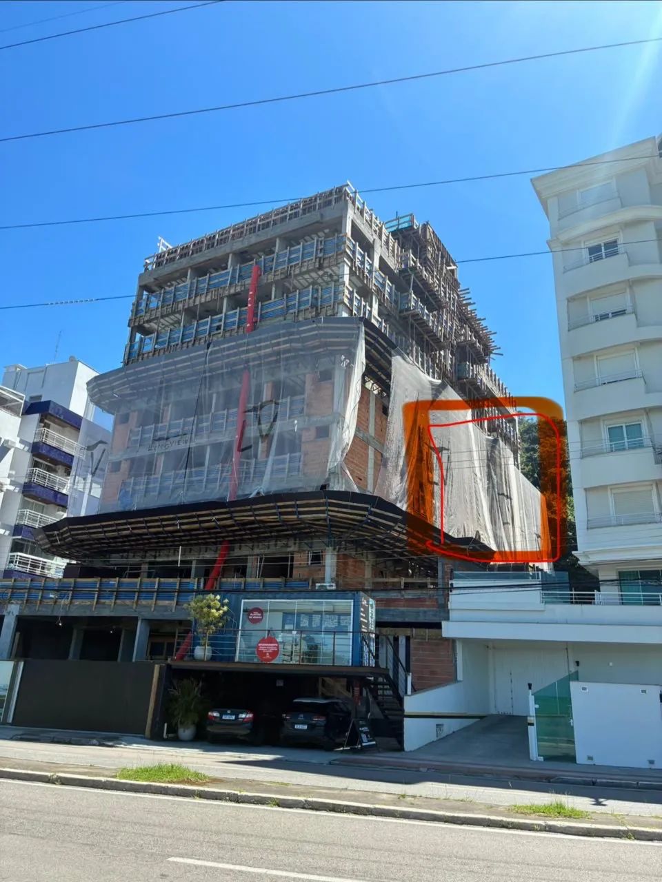 Frente mar abaixo tabela! 300 mil + saldo na entrega! Aceito carro!! 
