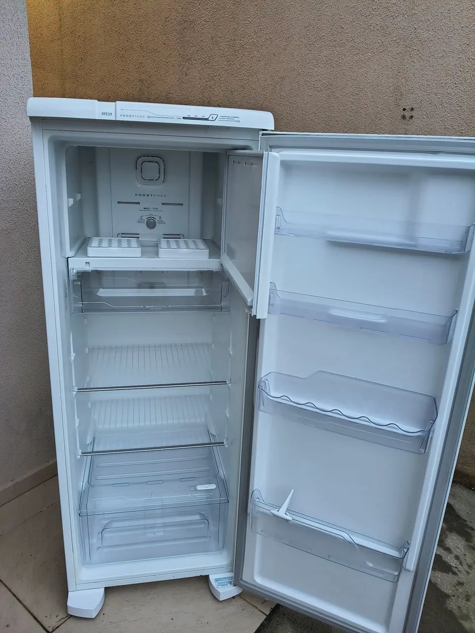 Geladeira Electrolux funcionando normalmente  - Foto 4