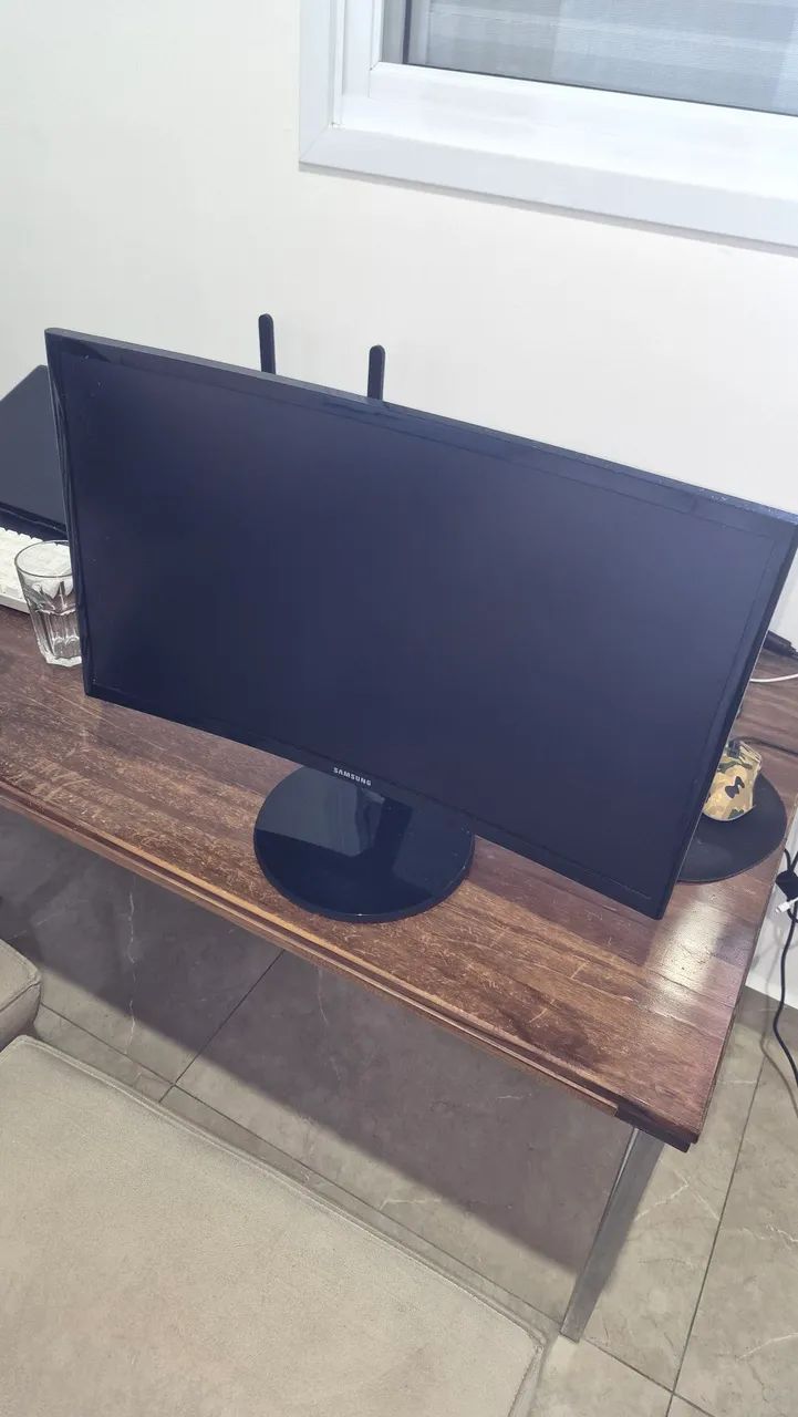 Monitor Samsung 27' - Curvo