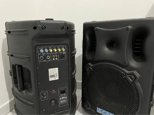 ? PAR ( OU SEPARADA ) DE CAIXAS DE SOM CSR 3000A - 200W