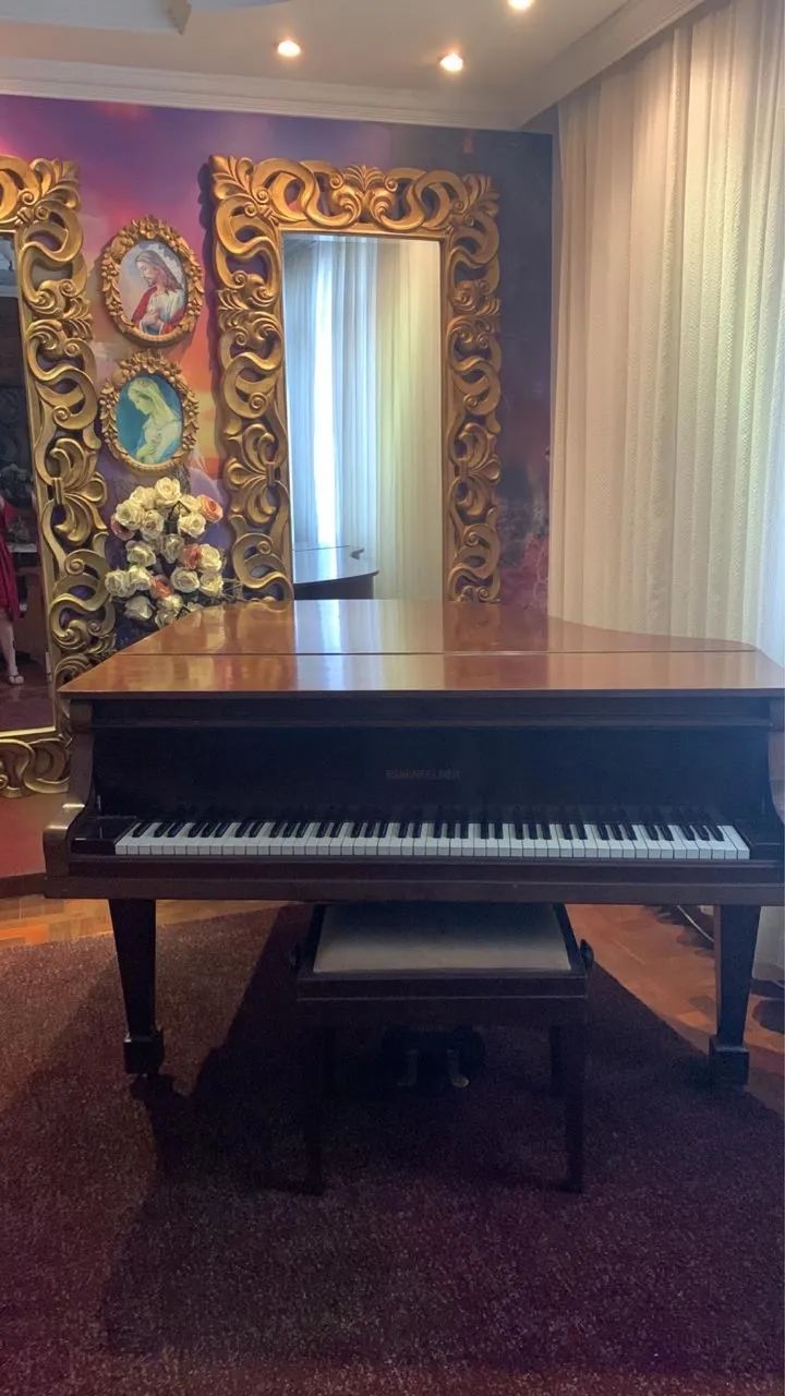 Piano Essefelder 1/4 de Cauda