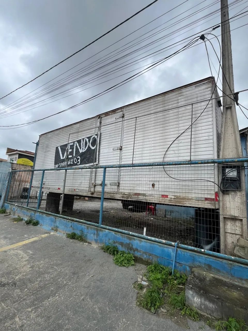 Vendo baú para caminhão toco de 7 m