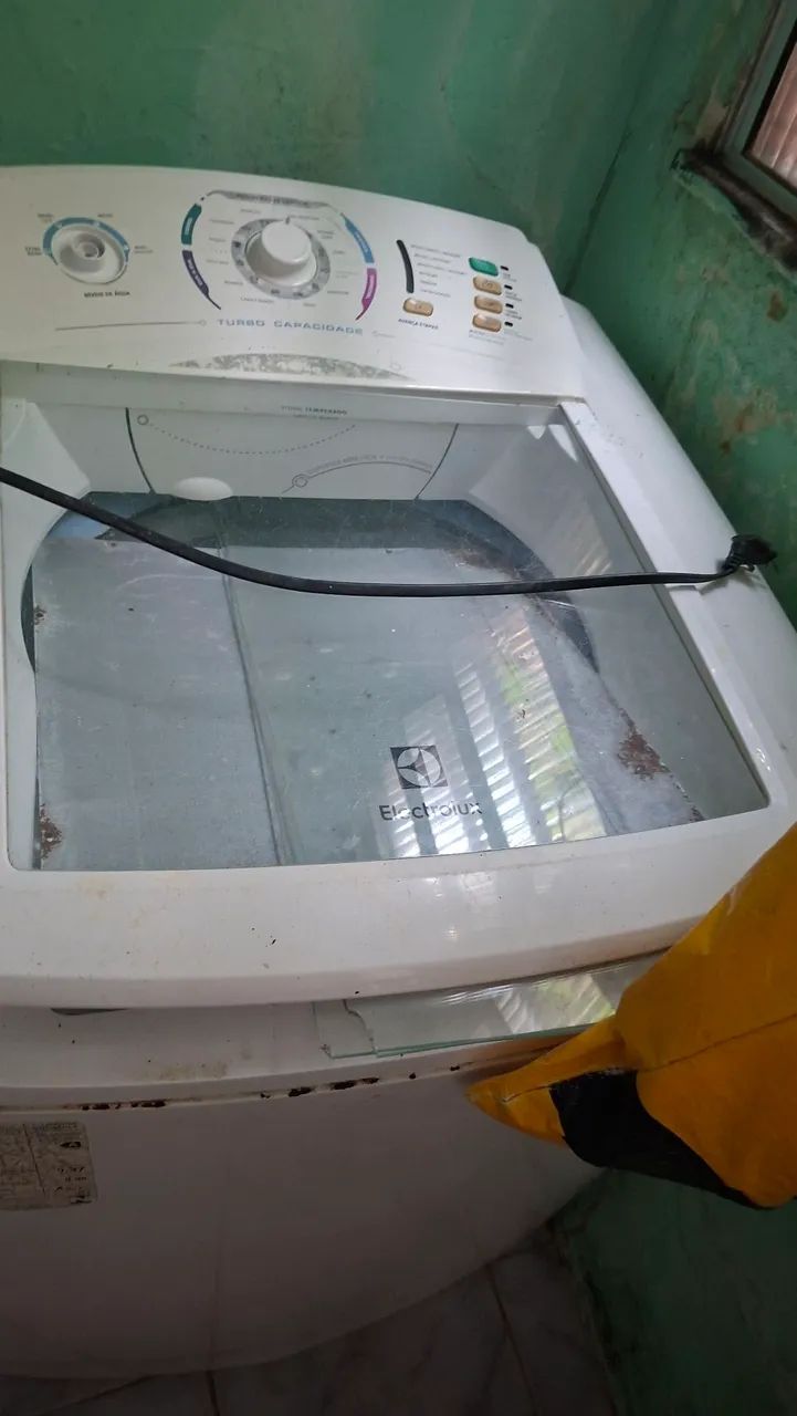 Maquina de lavar com defeito 