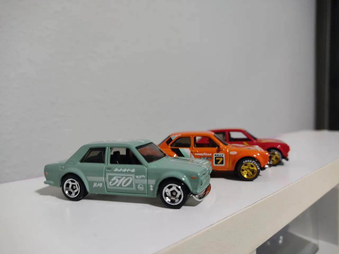 LOTE COM TRÊS HOT WHEELS ( VARIADOS) - Hobbies e coleções - Centro