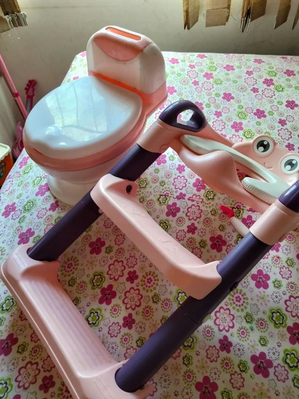 Kit para ajudar no desfralde penico e redutor com escada - Foto 2