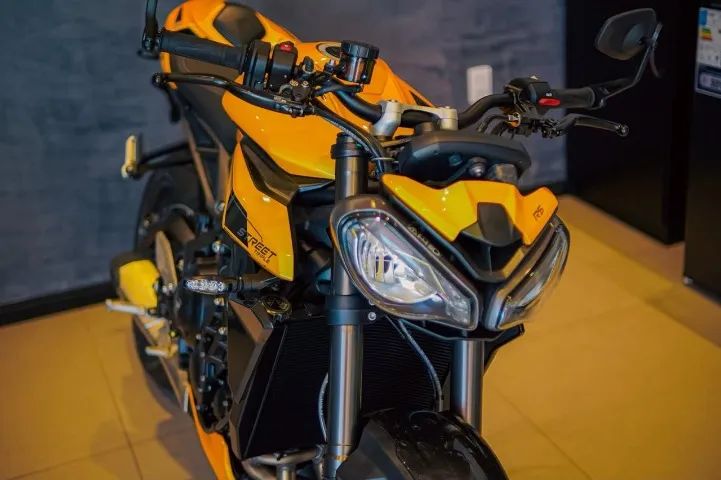TRIUMPH STREET TRIPLE RS ABS 2026 ZERO  - Foto 4