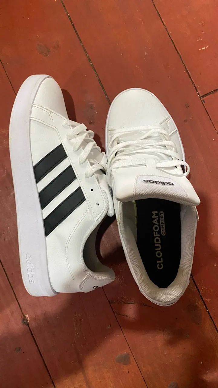 tênis adidas 