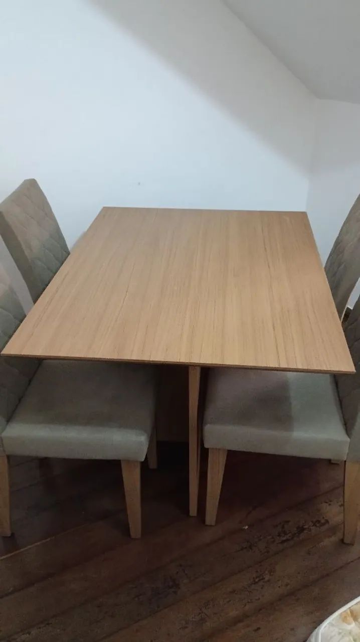 Mesa c/ 4 cadeiras