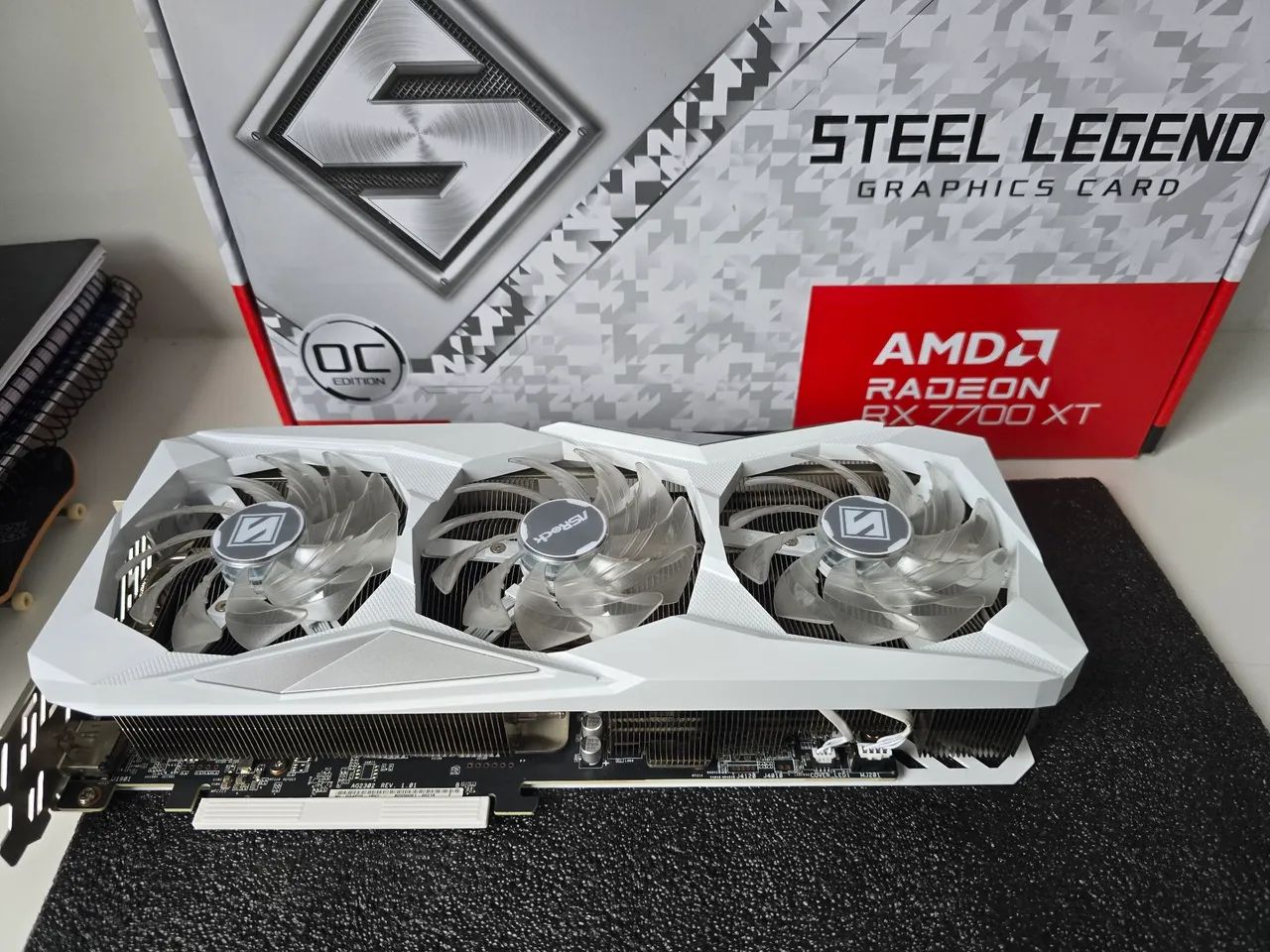 Placa Gráfica Asrock RX 7700XT Steel Legend  - Foto 2
