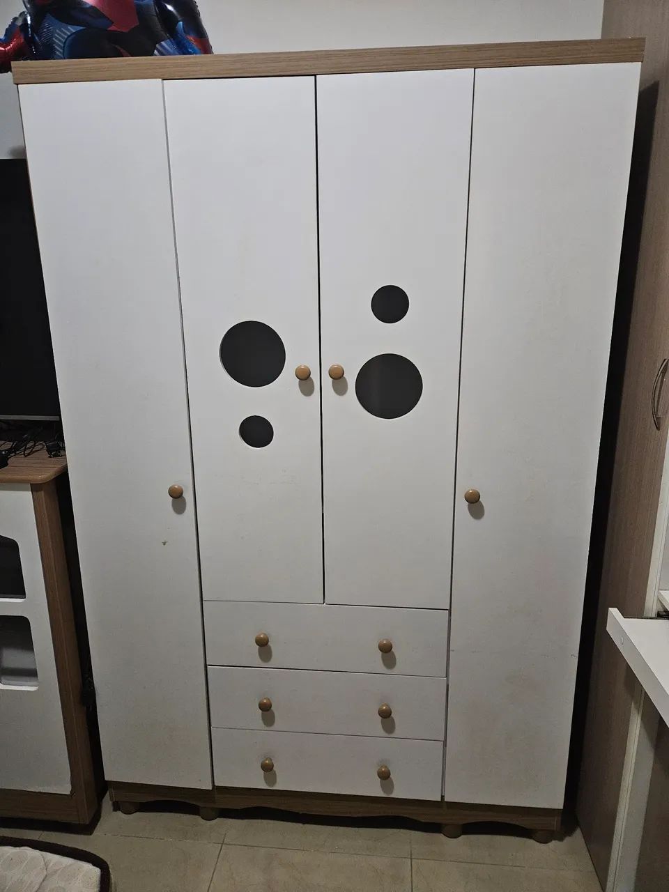 Roupeiro infantil 