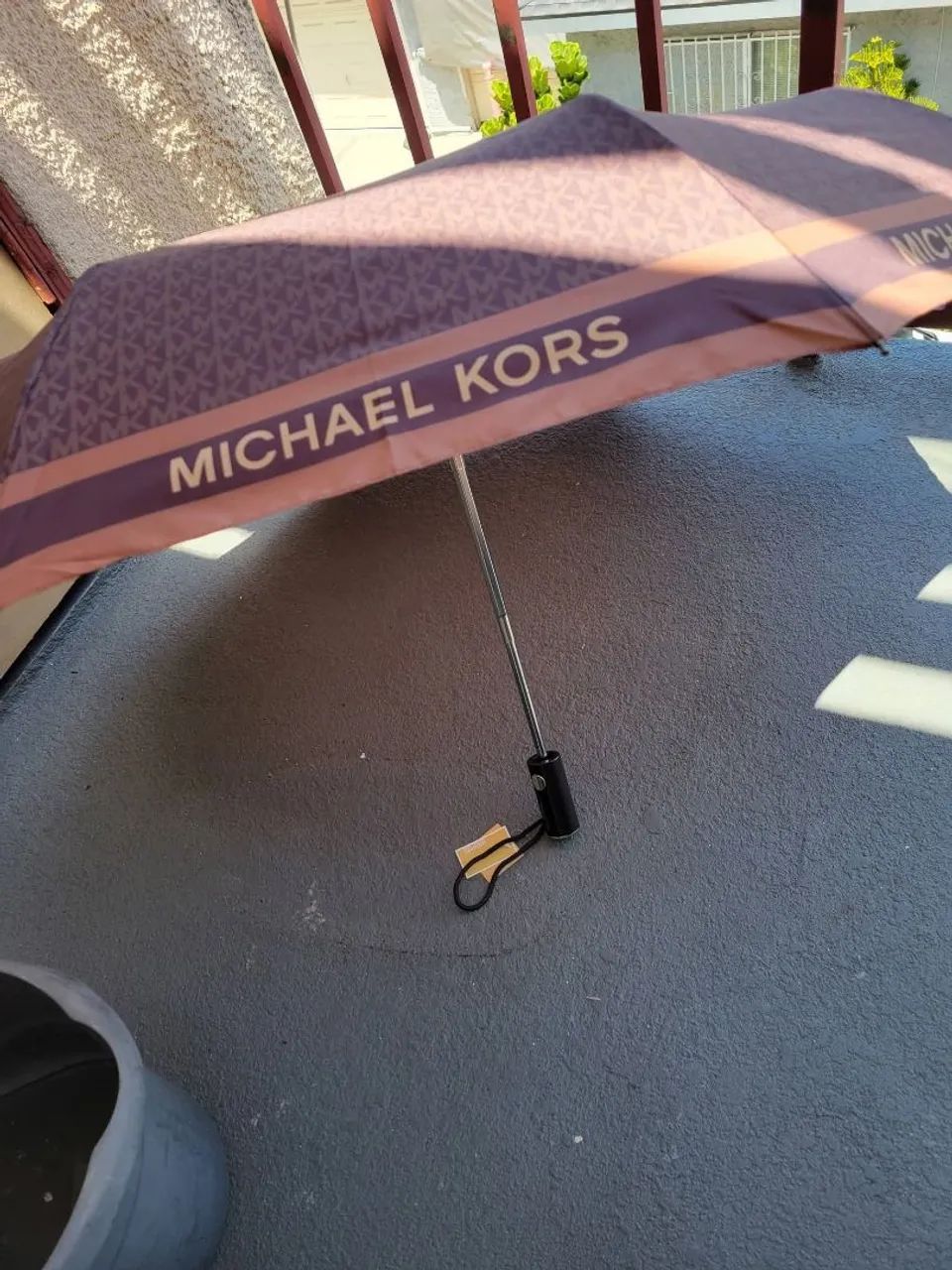 Sombrinha Michael kors original  - Foto 3