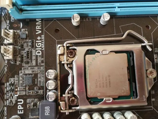 Placa mãe COM DEFEITO, mas esquenta  - Foto 2