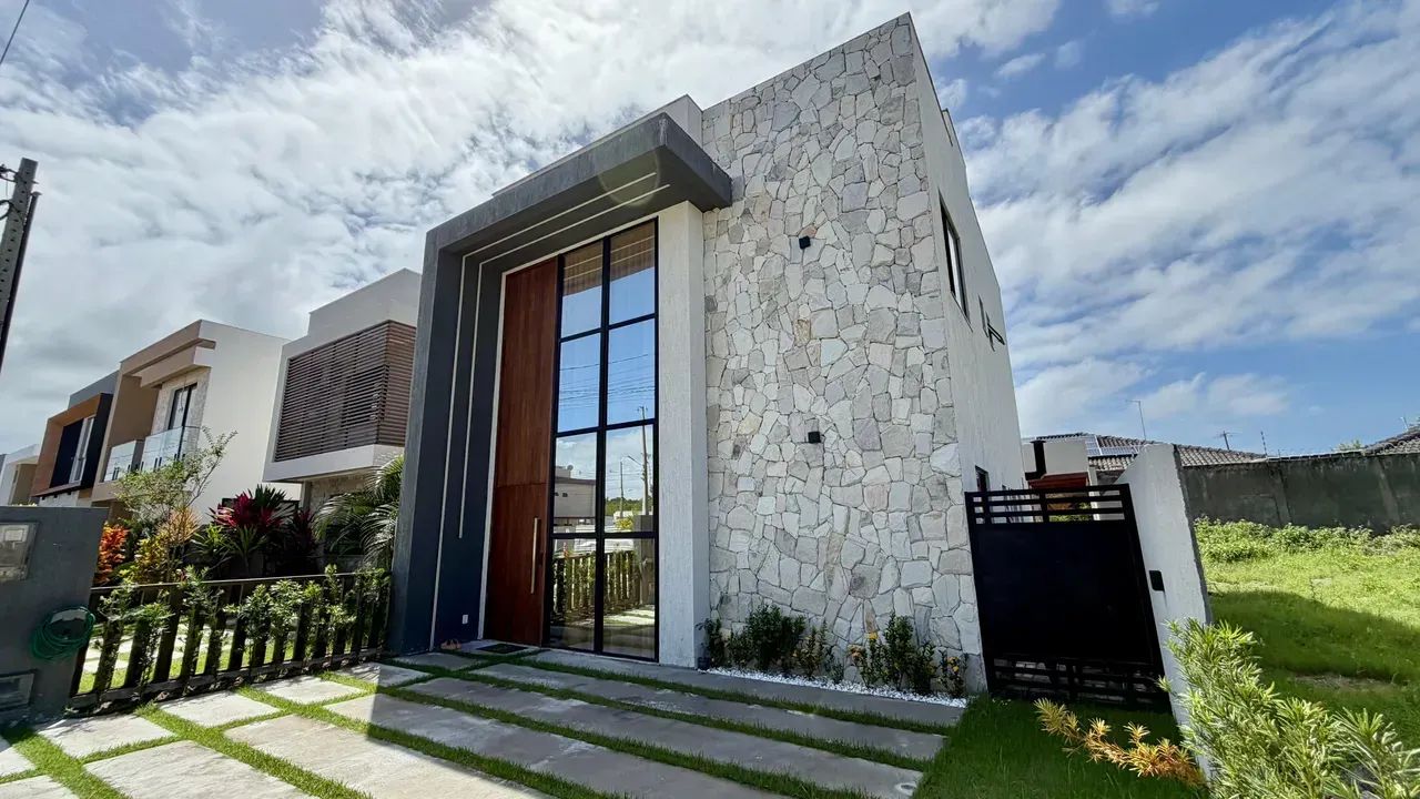 VILA FLORENÇA | CASA EM ABRANTES | CASA DUPLEX COM PISCINA E 3 SUÍTES