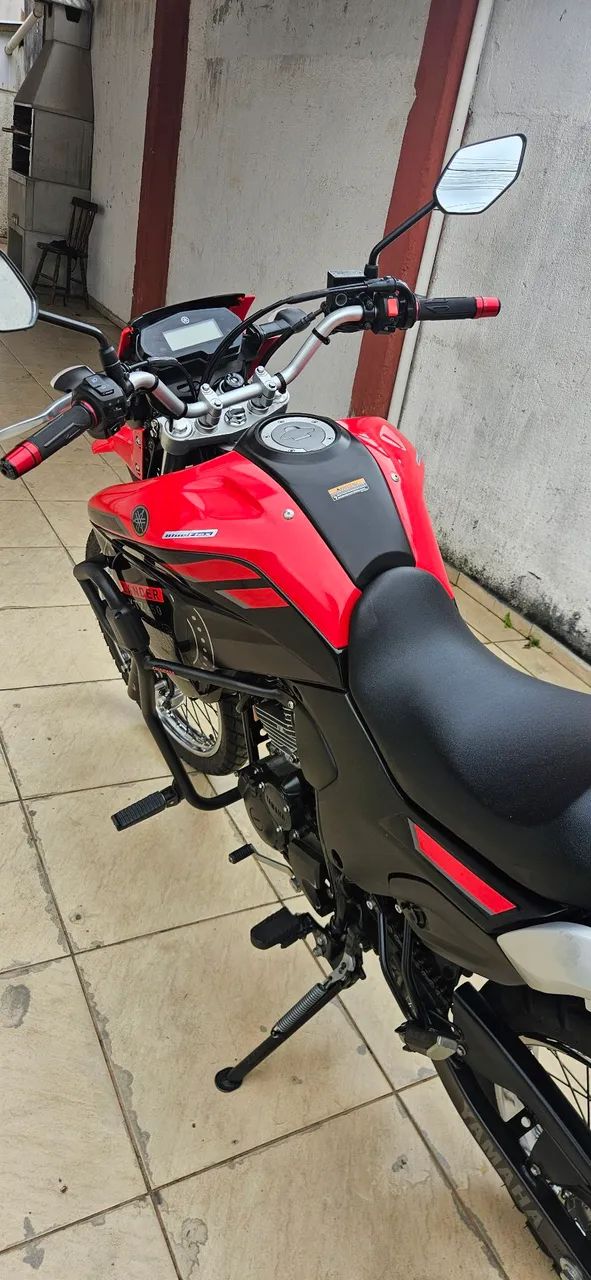 Vendo Lander 2023 com baixo km - Foto 5