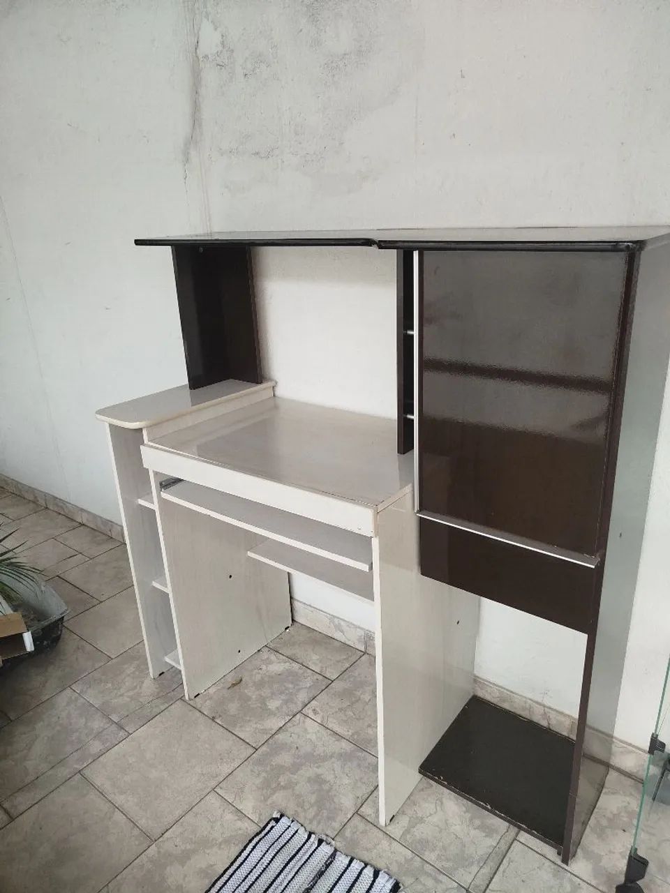 Escrivaninha para computador e impressora 