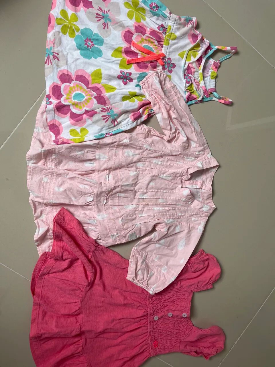 Combinho 3 vestidos 2/3 anos 