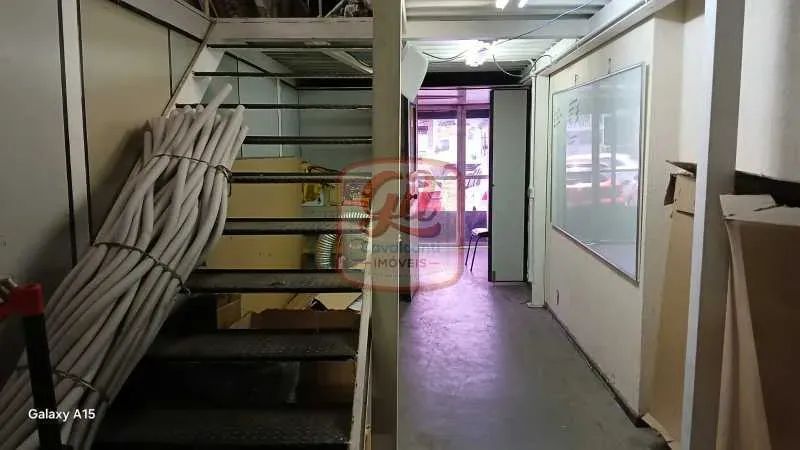 Excelente loja localizada perto do comercio