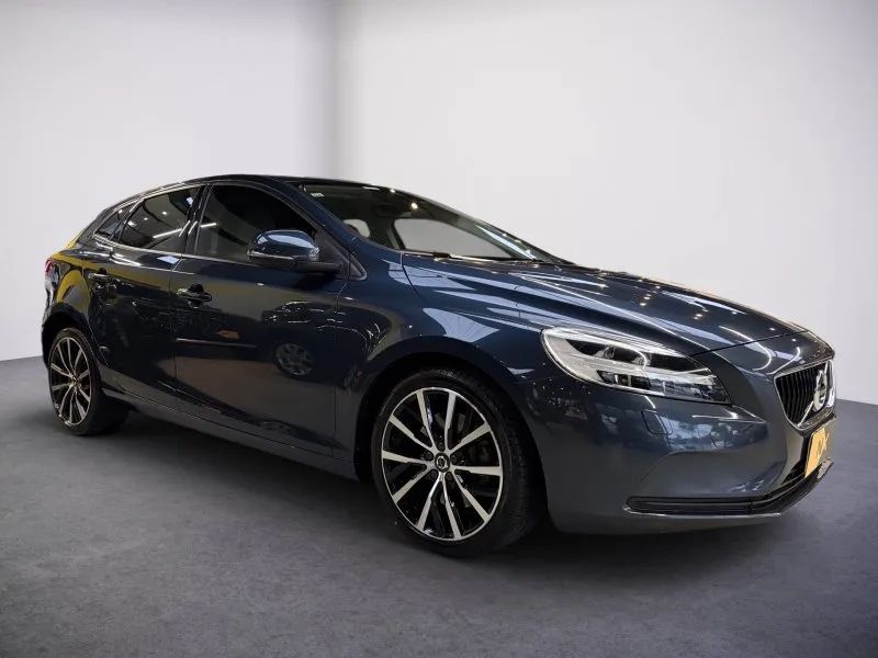 Volvo V40 2018