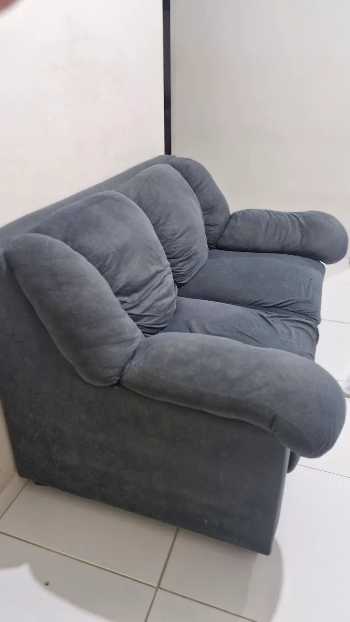 VENDO SOFÁ AZUL DOIS LUGARES - Foto 3