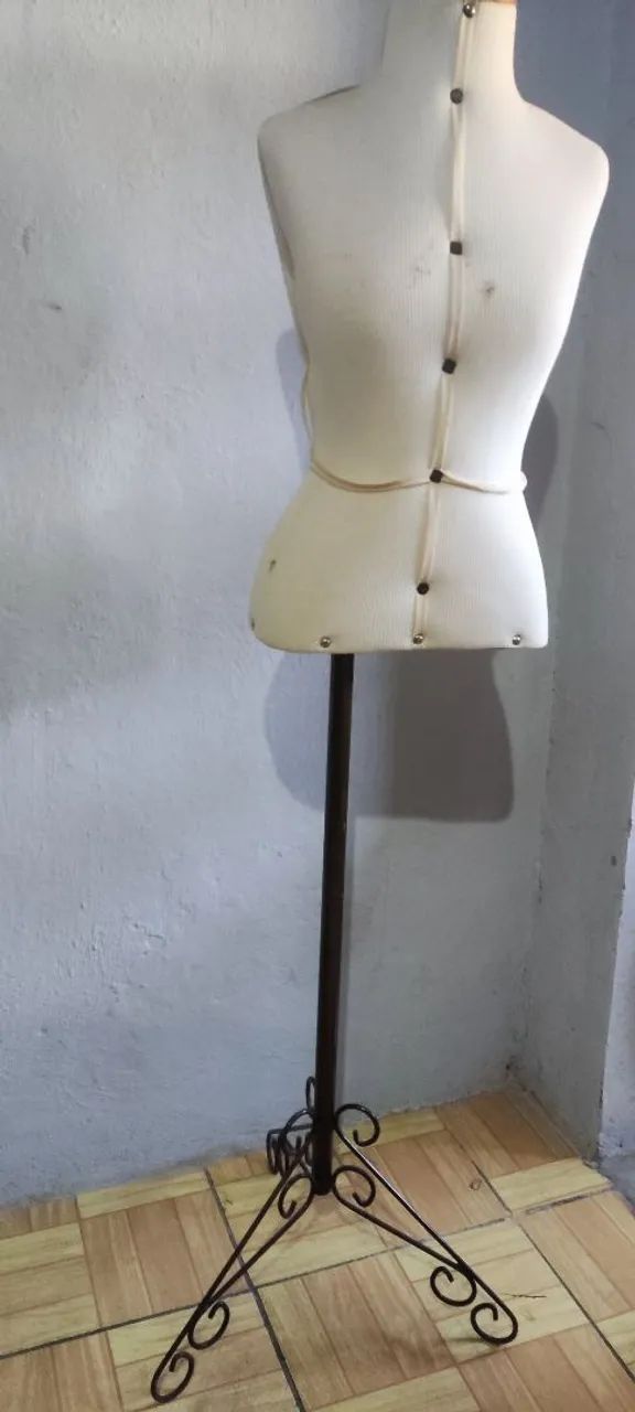 Manequim usado mais em bom estado perfeito para sua loja - Foto 5