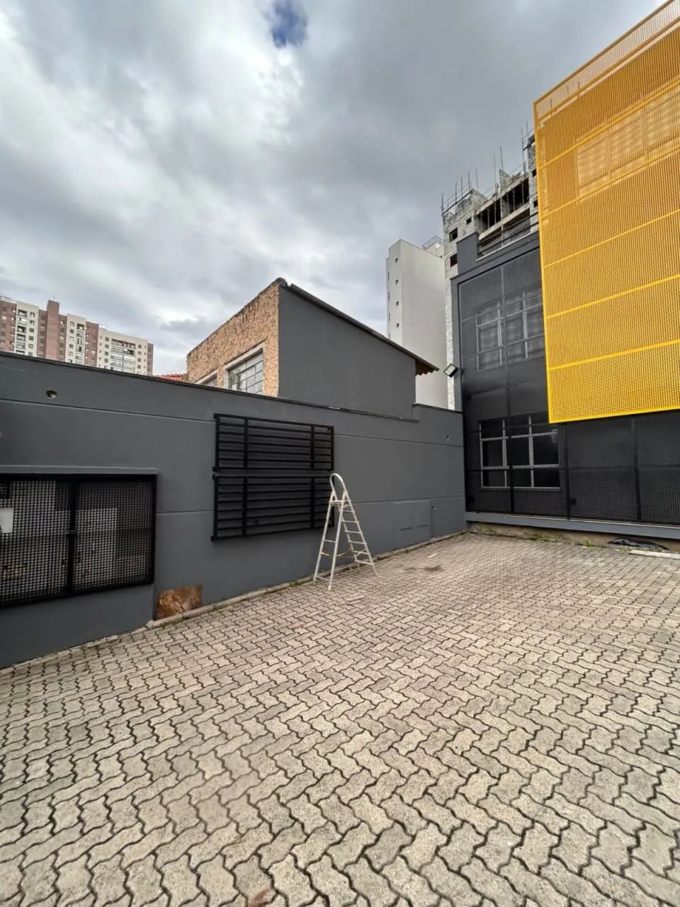 Prédio comercial na Rua Capitão Francisco Lipi, 91  375 m² - Foto 2