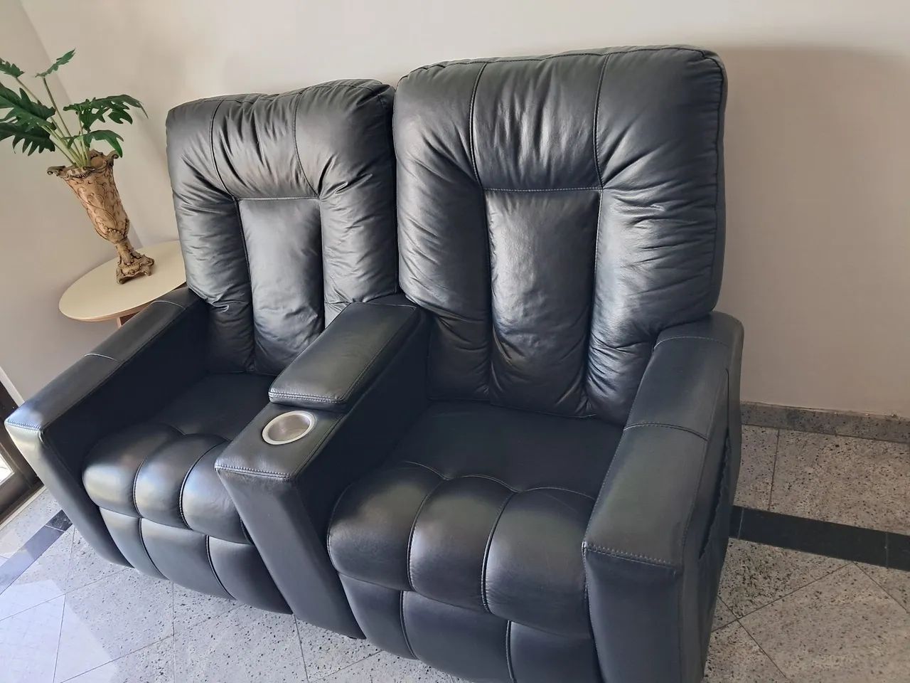 Poltronas acopladas reclináveis 