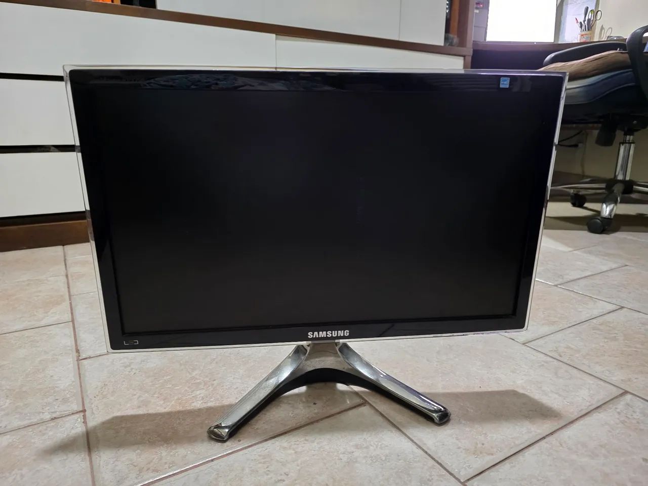 Monitor Samsung modelo SyncMaster BX2250 usado