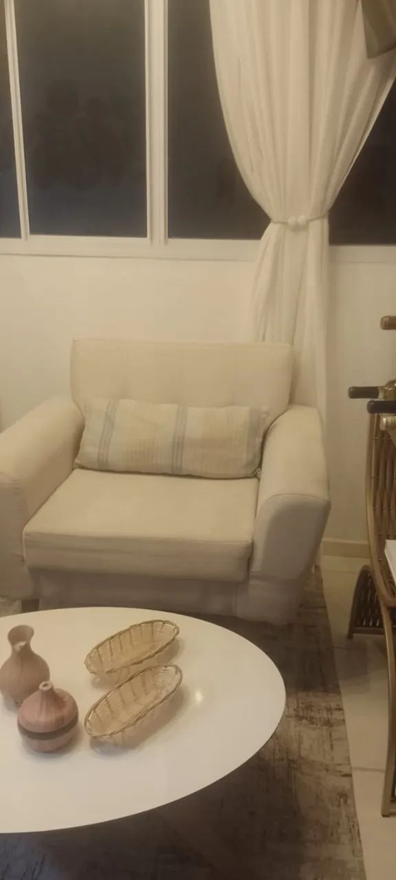 02 poltronas em Linho 