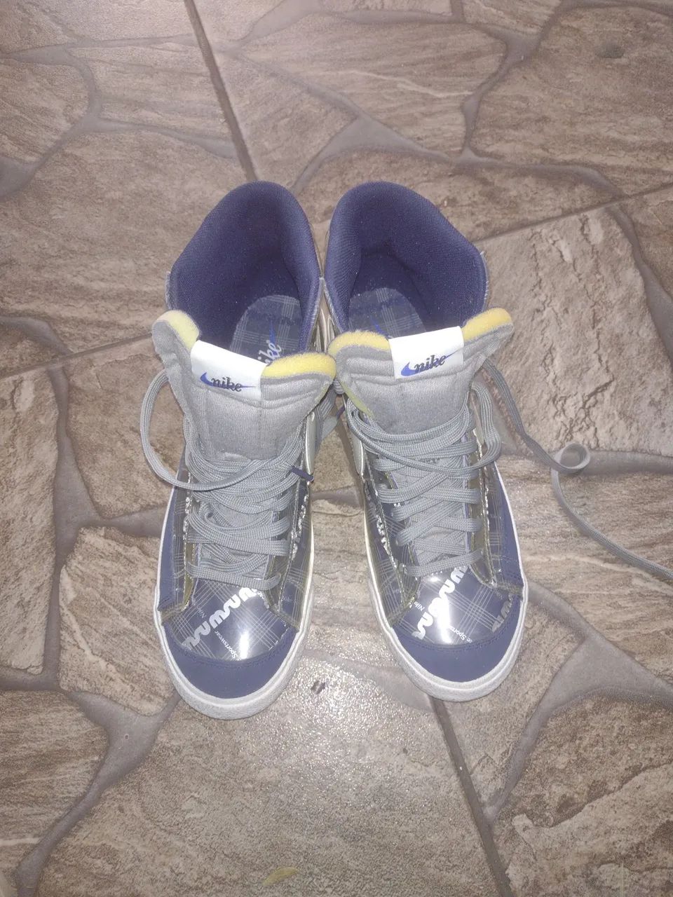 Calçado (bota nike) novíssima 