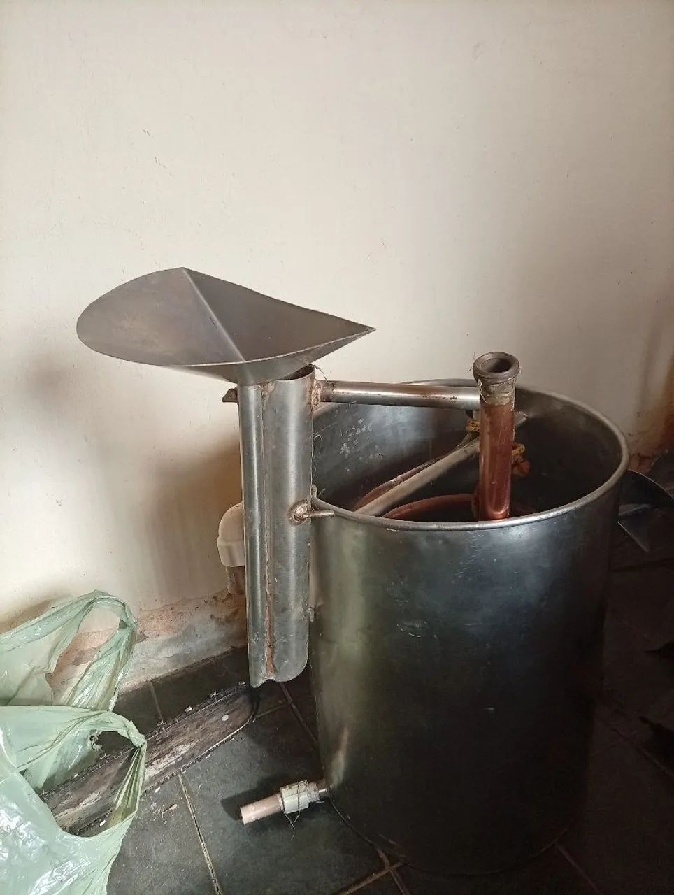 Alambique 300 litros, com serpertina ,pre aquecedor  - Foto 2
