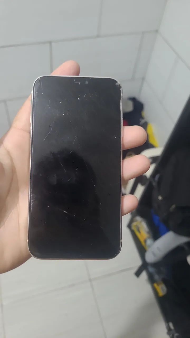 Iphone 11 usado barato pra sair logo  - Foto 2