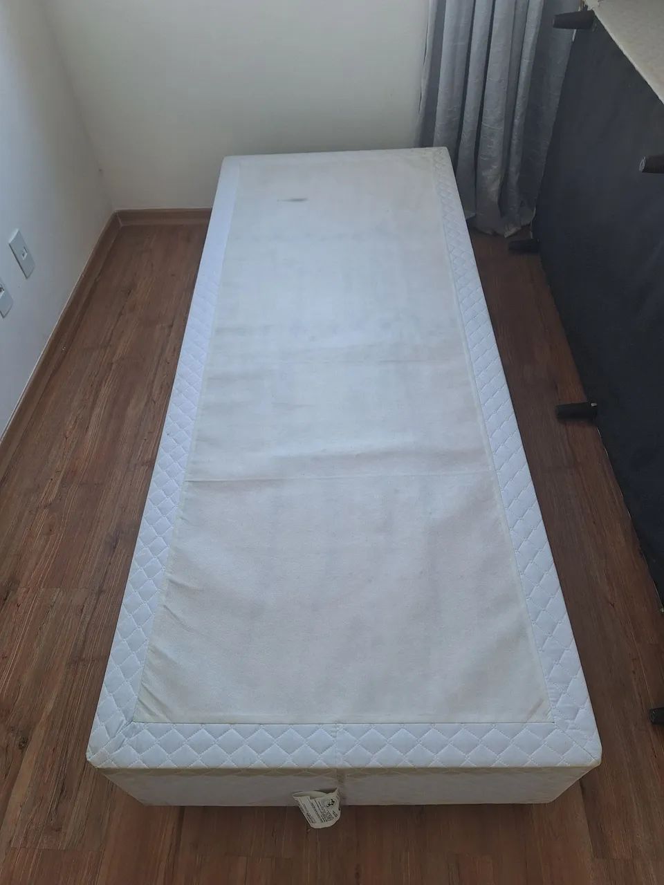 Base Box Solteiro Resistente e Conservada - Ótimo Estado