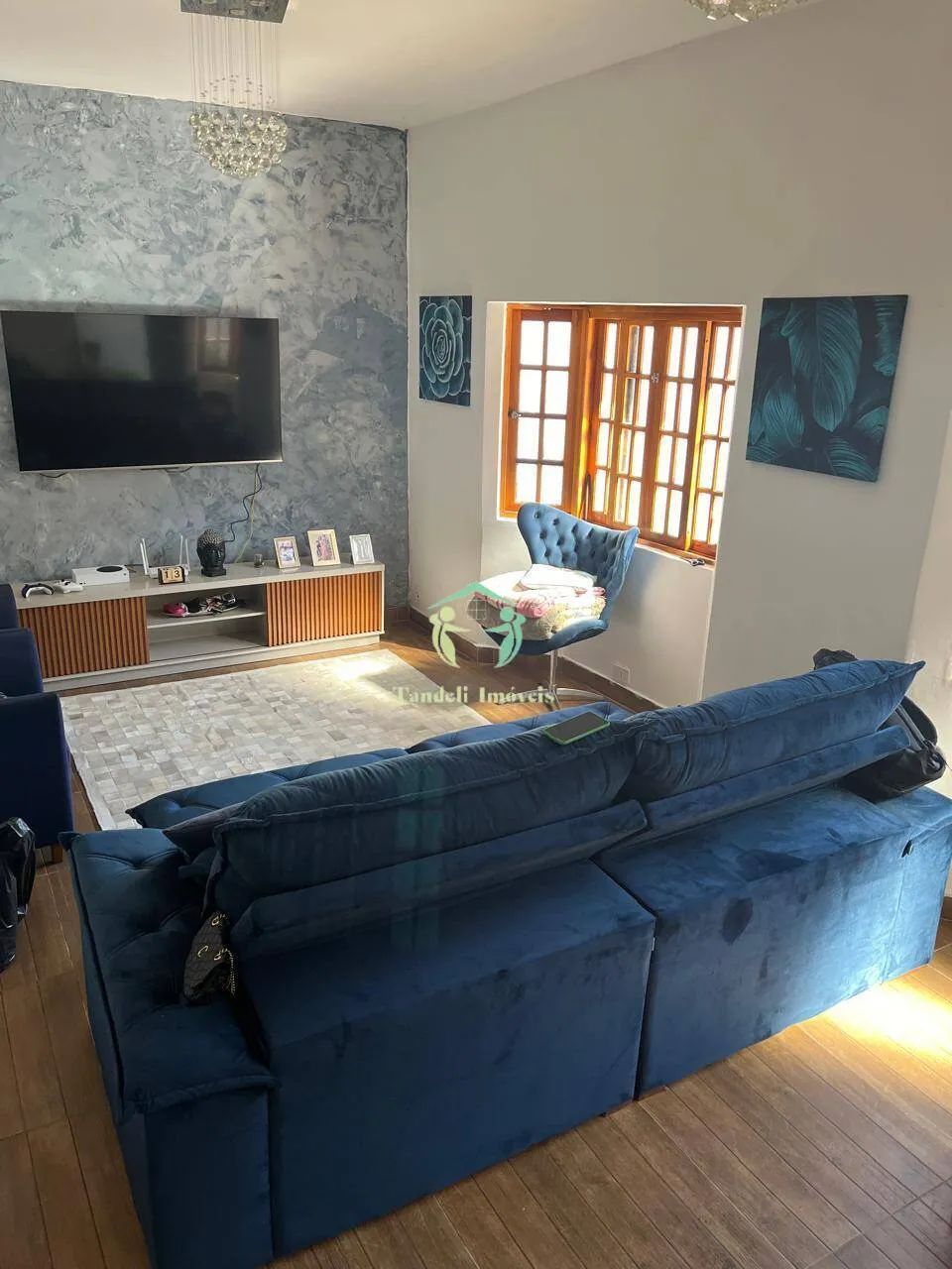 Sobrado à venda com 270m², 5 quartos e 4 vagas (Roncon)