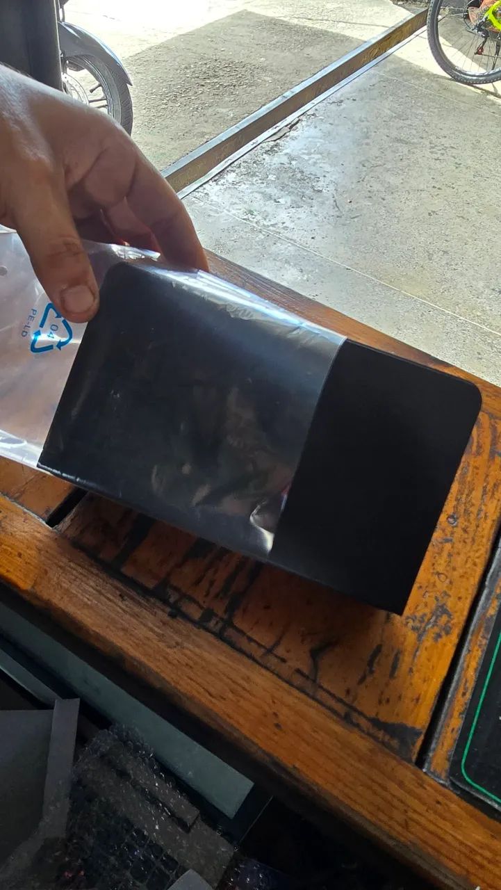 NINTENDO SWITCH OLED NA  CAIXA COM ACESSÓRIOS  - Foto 3